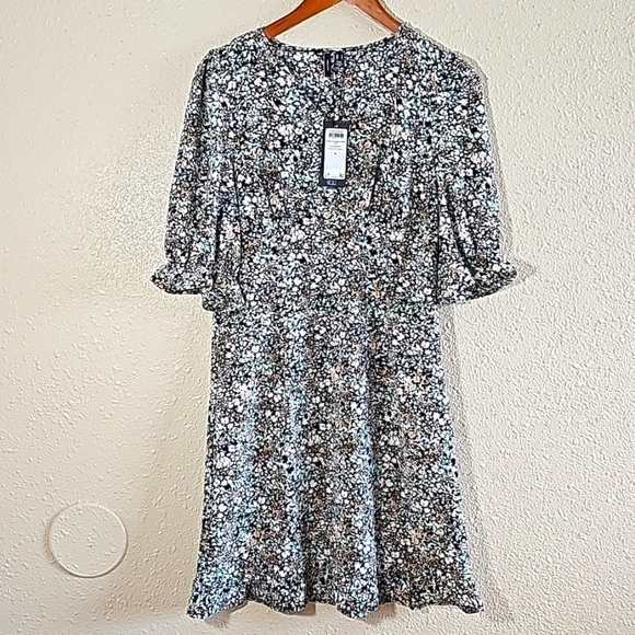 VERO Moda Floral Dress - Picture 1 of 10